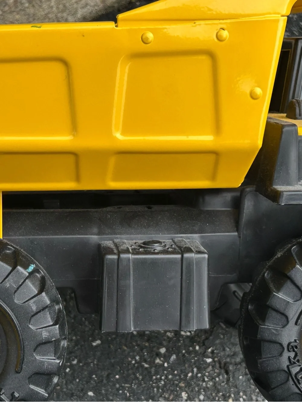 Tonka Yellow and Black Heavy-Duty Dump Truck Toy